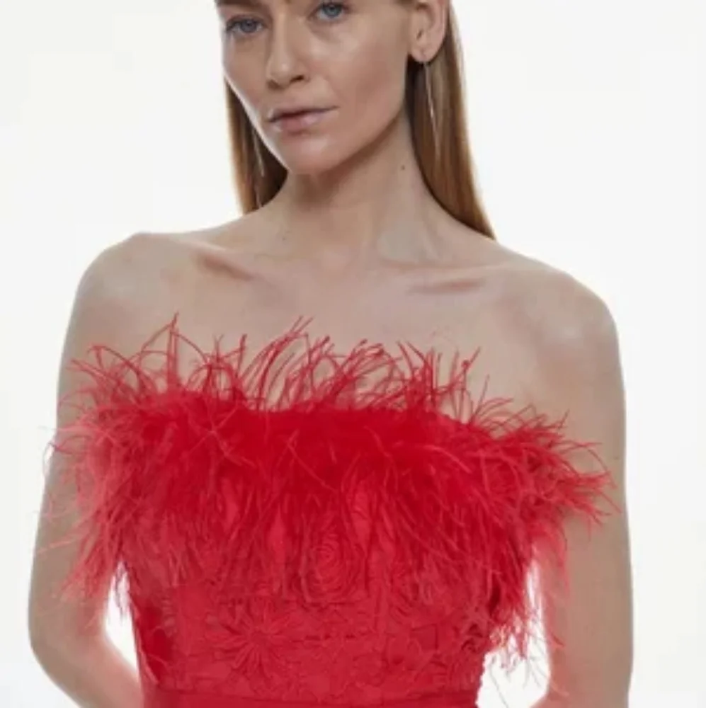 Karen Millen Lace Off The Shoulder Feather Dress Woven Midi Dress  Red sz 8 NWT